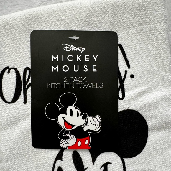 Best HD Pictures about  Mickey Mouse Hand Towels  with No AI Images